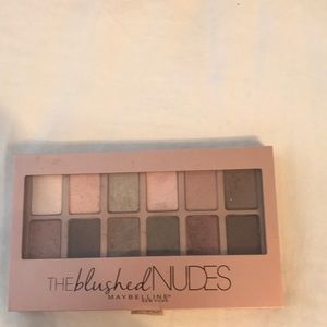 Maybelline the blushed nudes palette